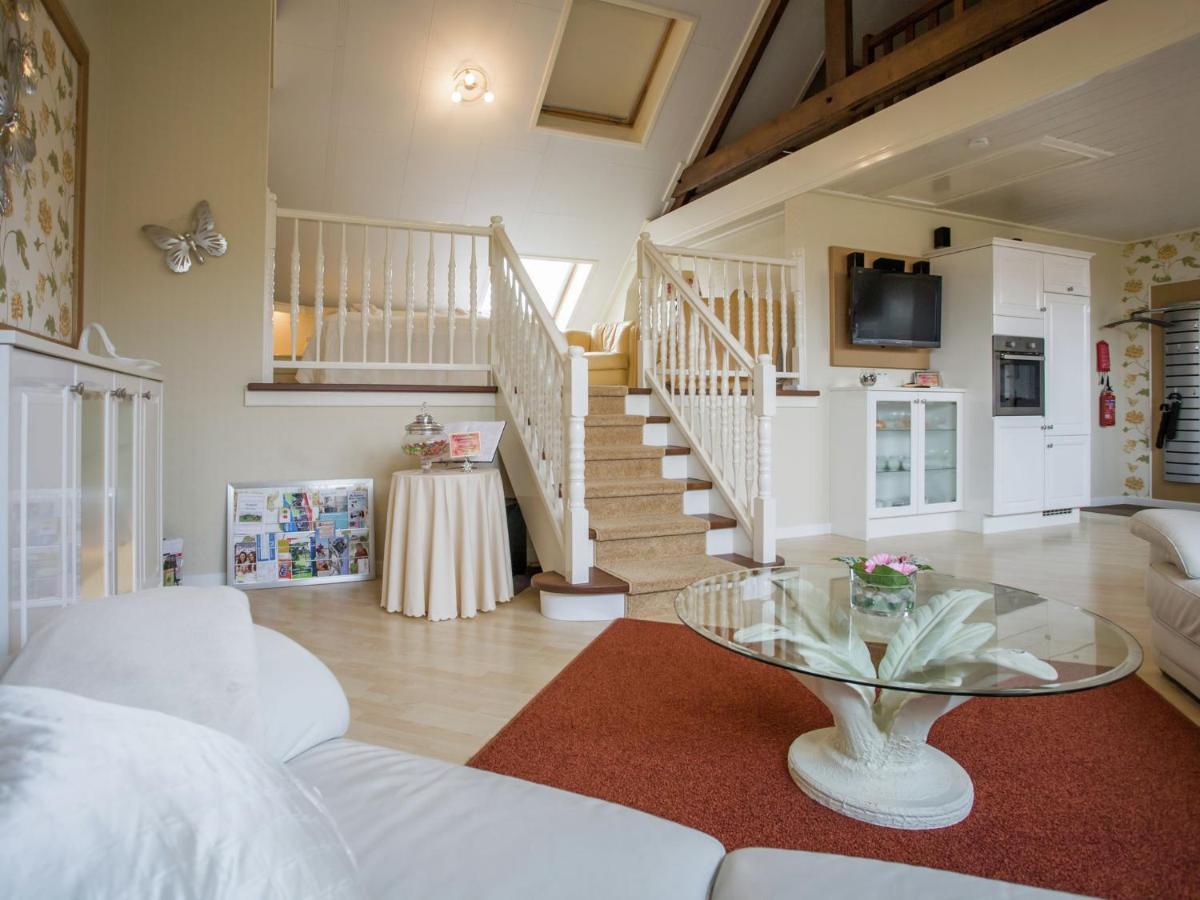 Boutique Apartment In Ritthem With Terrace Esterno foto
